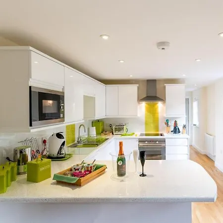 The Retreat, Own Hot Tub, Romantic Escape, Near Lyme Regis Exterior photo