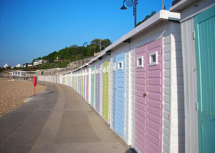 The Retreat, Own Hot Tub, Romantic Escape, Near Lyme Regis