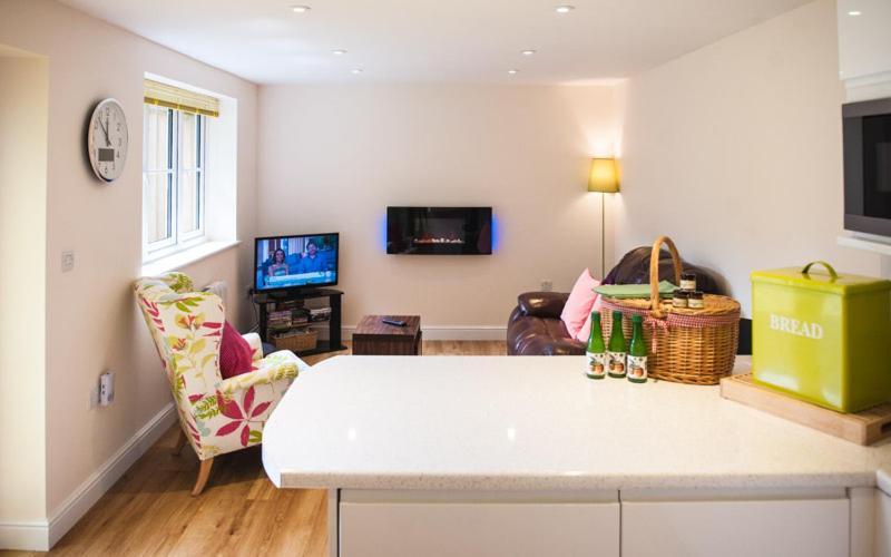 The Retreat, Own Hot Tub, Romantic Escape, Near