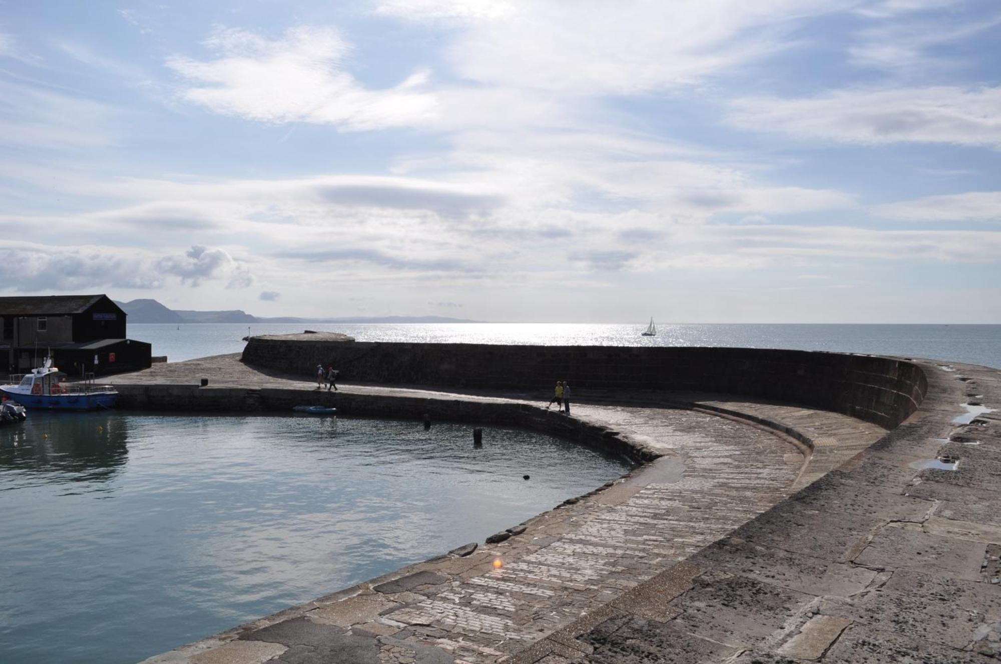 The Retreat, Own Hot Tub, Romantic Escape, Near Holiday home *